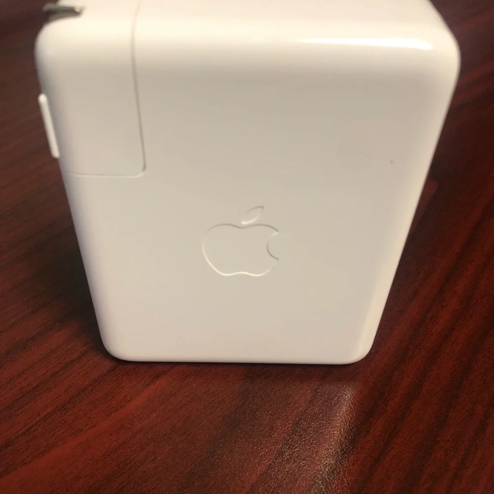 Apple 140W USB -C Power Adapter